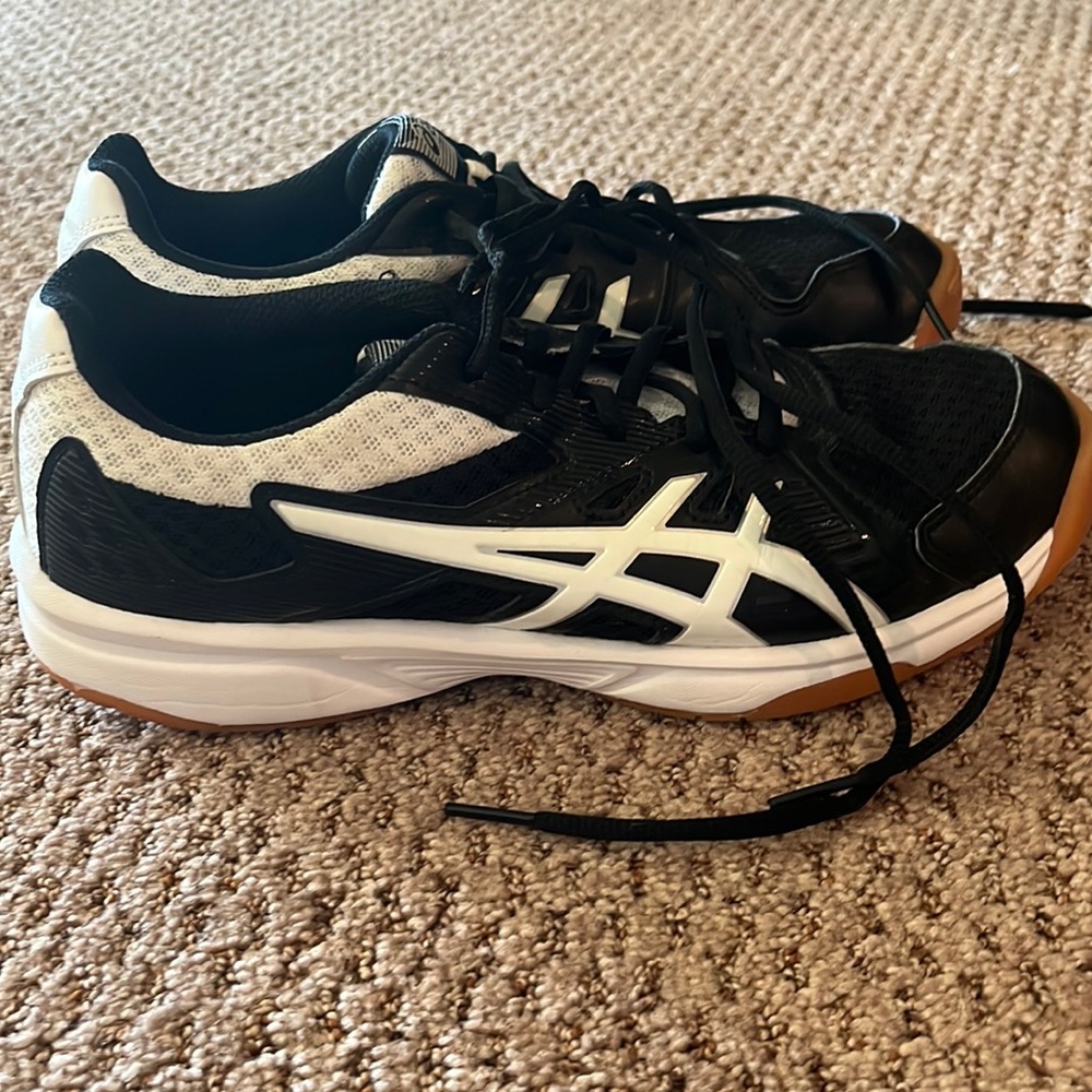 ✨WOMENS ASICS VOLLEYBALL SHOES✨